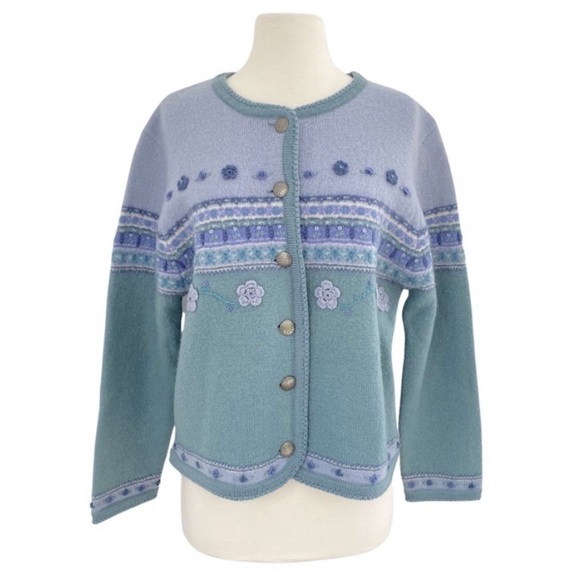 Vintage Sweaters - VTG 100% Wool Floral Embellished Cardigan LP